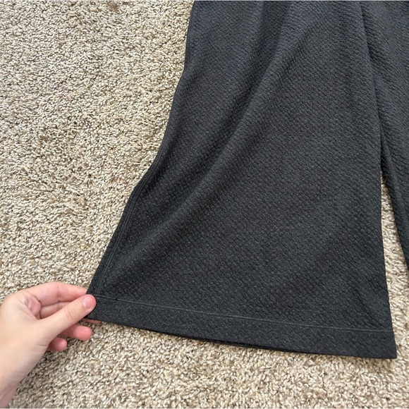 Lululemon Can You Feel The Pleat Crop
Dark Gray Women's Size 2 Pants Yoga Causal - Picture 3 of 9